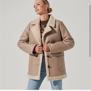 ASTR Sherpa Coat - Size Large